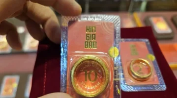 فجوة سعرية.. سبائك الذهب SJC تتجاوز السعر العالمي بنحو 22 مليون دونغ فيتنامي